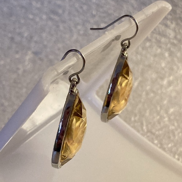 NWOT - Ricki’s Silvertone Pear Shaped Citrine Pinwheel Crystal Pierced Earrings - Picture 4 of 11